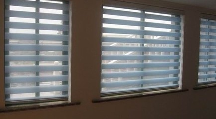 找上海冠毅窗飾-辦公卷簾-百葉窗-百葉簾制作廠家的柔紗簾材料-上海柔紗簾批發(fā)價格價格、圖片、詳情,上一比多_一比多產(chǎn)品庫